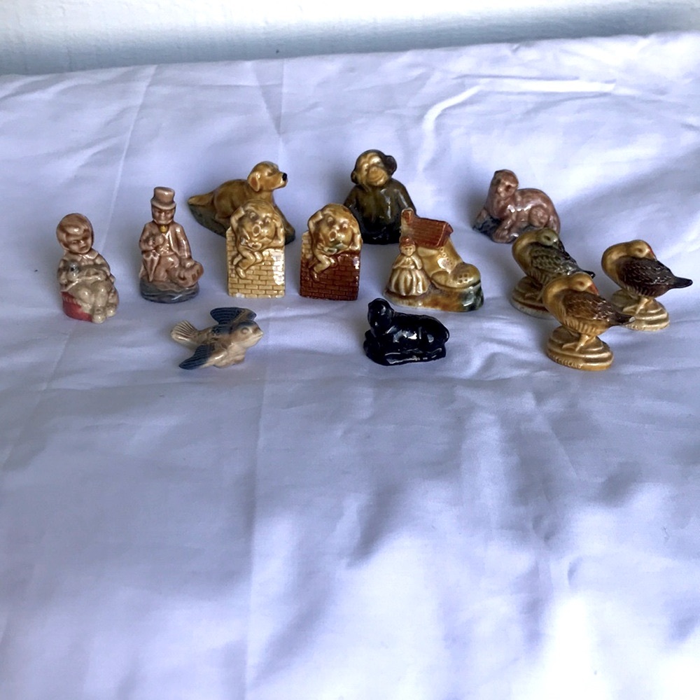 Wade Figurines, 13 pieces